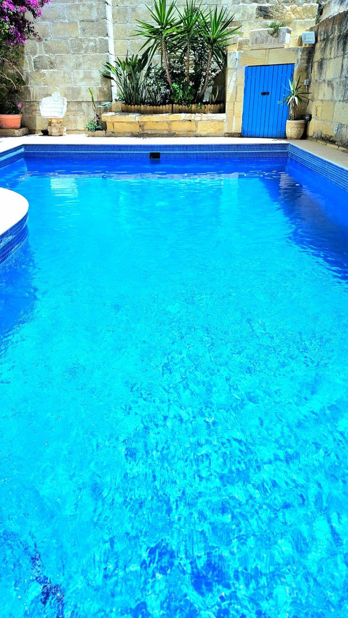 Charming Pool Side * Xaghra