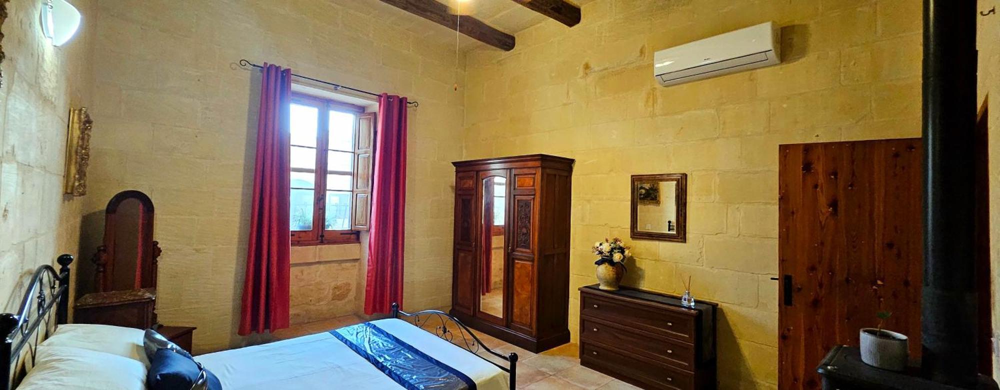 Charming Pool Side * Xaghra